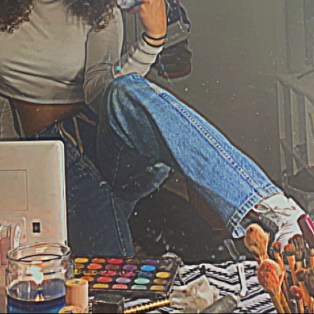 Meet your Posher, Naudia